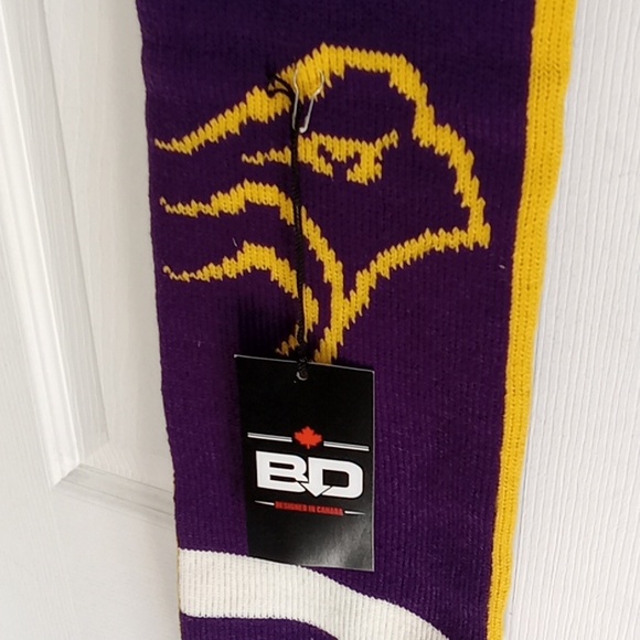 New! Laurier Golden Hawks Scarf Wilfrid Laurier University WLU - Picture 6 of 8